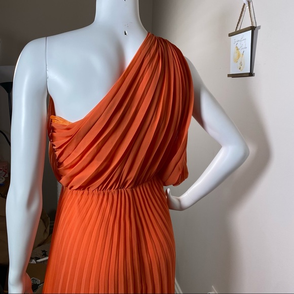 W118 by Walter Baker Orange one shoulder a line pleated dress size S - Picture 4 of 8